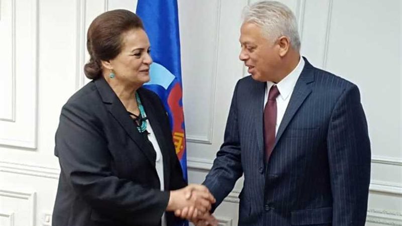 محافظ البحيرة تستقبل