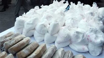 إحباط تهريب 2 كيلو كوكايين مع أجنبية بمطار القاهرة