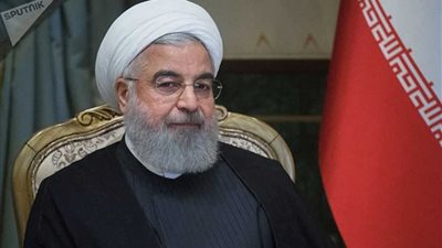 إيران.. عينٌ على الخليج والأخرى على أمريكا