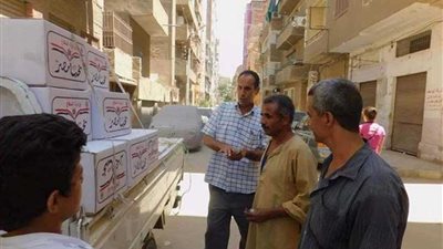 محافظة أسيوط توزع 500 كرتونة 