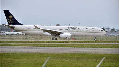 الخطوط السعودية توقف رحلاتها إلى تورنتو في كندا