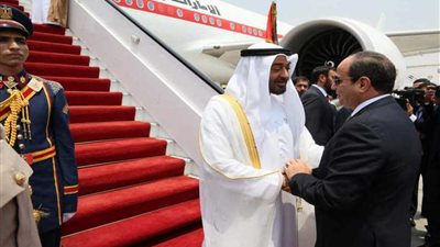 ولي عهد أبو ظبي يغادر القاهرة بعد لقاء الرئيس السيسي