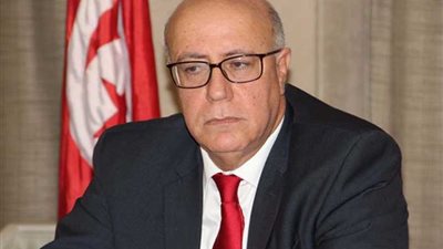 محافظ البنك المركزي التونسي يصل إلى القاهرة