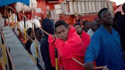 خفر السواحل الإسباني ينقذون 458 مهاجراً