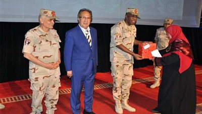 ندوة تثقيفية بالتعاون بين وزارتى الدفاع والتعليم العالى بإحدى الجامعات الخاصة