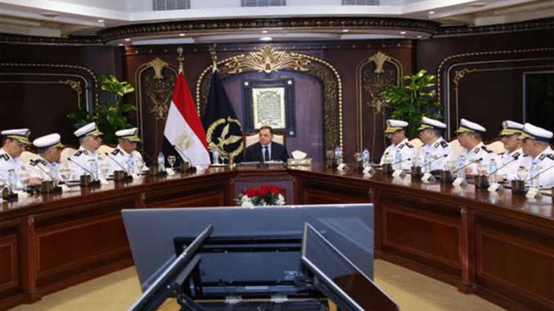 وزير الداخلية يجتمع