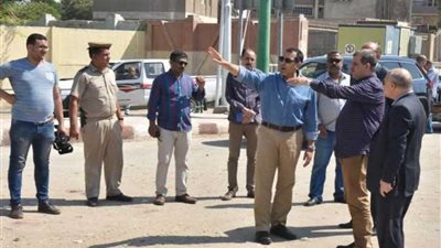 محافظ أسيوط يتفقد إزالة الإشغالات بشوارع وميادين مركز الفتح ومنطقة الوليدية.. 