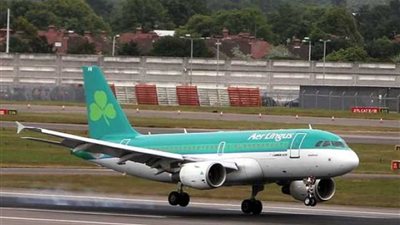 إلغاء مئات الرحلات الجوية بسبب إضراب طياري شركة 