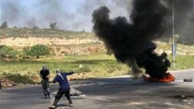 إصابة شابين فلسطينيين بالرصاص المطاطي والعشرات بالاختناق في كفر قدوم