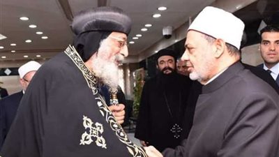 قداسة البابا يهنئ الإمام الأكبر بعيد الأضحى..