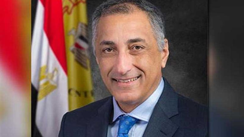 تفاصيل لقاء محافظ