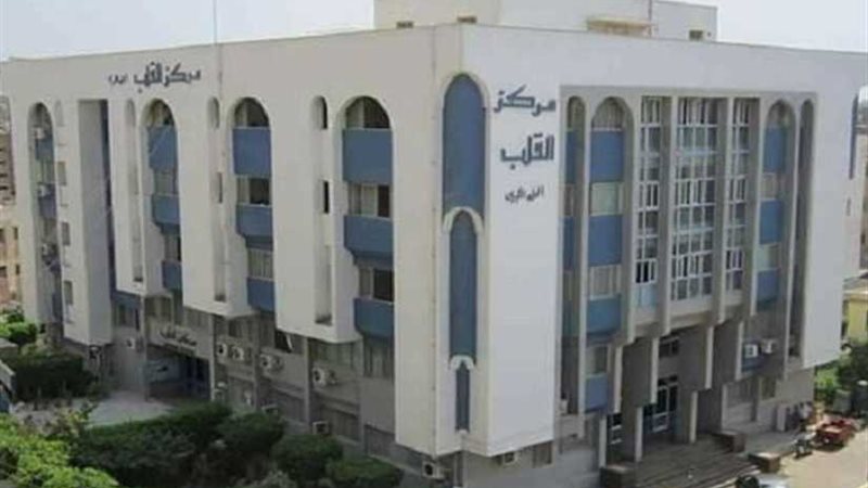 500 جنيه مكافأة للعاملين