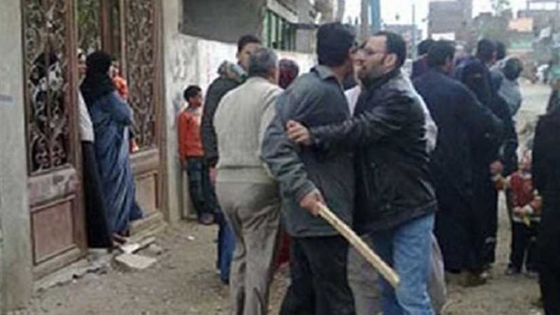 تاجر يتعدى على زوج