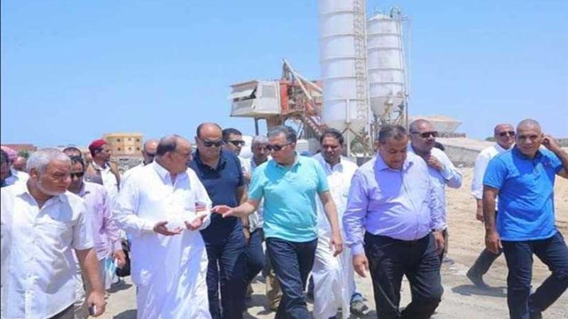 وزير النقل يتابع