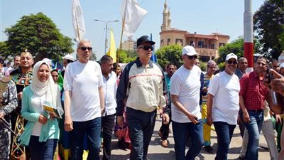 محافظ القليوبية يتقدم مسيرة الاحتفال باليوم العالمي للشباب