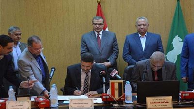 اتفاقية لصرف علاوة خاصة لـ9973 عاملا بحد أقصى 4000 جنيه