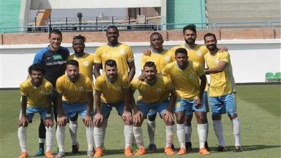 نادي الإسماعيلي بزيه الأساسي في مواجهة الكويت الكويتي بالبطولة العربية