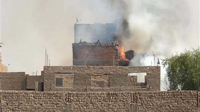 حريق يلتهم ٣ منازل بقرية المشايعة في الغنايم.. 