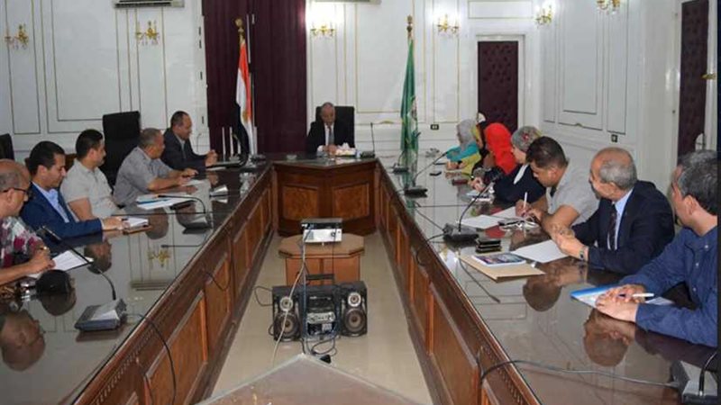 محافظ المنيا يحاور