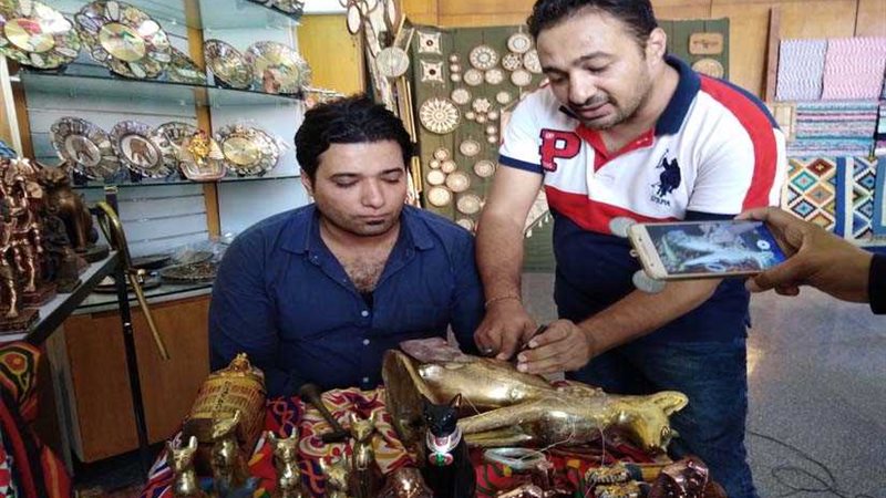 ورشة نقش وتكفيت نحاس