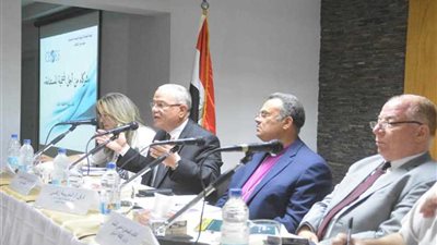 محافظ المنيا يشهد منتدى حوار