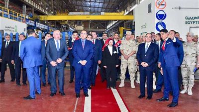 الرئيس السيسي يتفقد مصنع حديد المصريين ببني سويف..(صور)