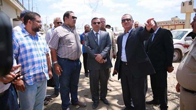 خلال زيارته المفاجئة محافظ كفرالشيخ يطارد لصوص الزريعة