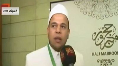 والدة شهيد شرطة: رأيت بالمنام أبني يطوف معي.. وشيخ يرد: أرواحهم موجودة معنا (فيديو)