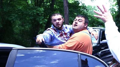 ثعبان يلدغ قسًّا أثناء عظة كنسية.. (صور)