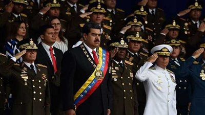 اعتقال مسؤولين عسكريين للاشتباه بتورطهما في استهداف رئيس فنزويلا