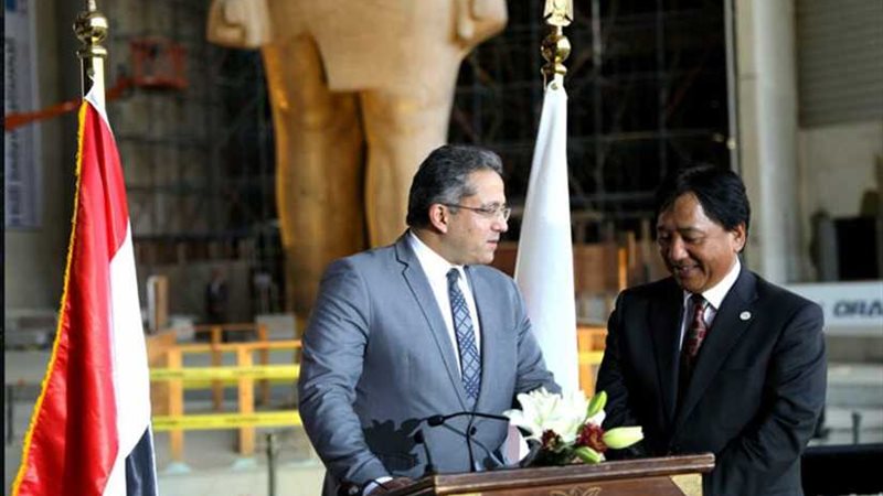 وزيرا السياحة والآثار