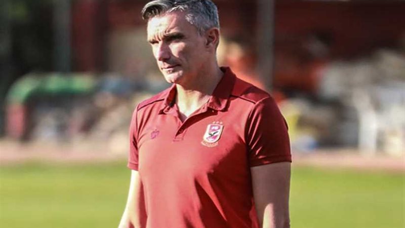 كارتيرون يعقد محاضرة