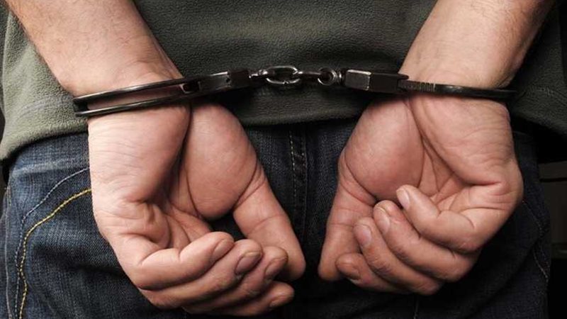 بتهمة الرشوة.. القبض