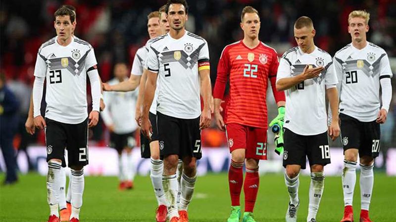 منتخب ألمانيا يهبط