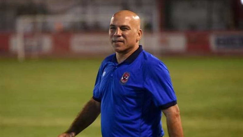 الأهلي يستكمل قائمته