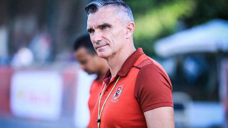 كارتيرون يرفض الحديث