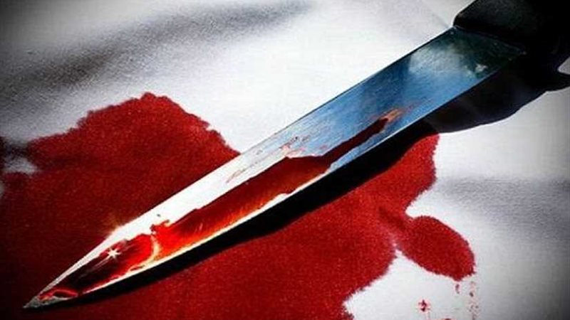 ذبح تاجر أمام أسرته