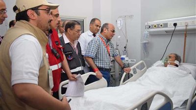 رئيس بعثة الحج يطمئن على المرضى بمستشفى النور بمكة