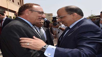 وزير التنمية المحلية ومحافظ بني سويف يتفقدان مشروع محور المستشار عدلي منصور