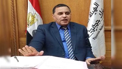 رئيس السكة الحديد يكرم ملاحظ بلوك مغاغة وخفير مزلقان مطروح لمنعهما حدوث كارثة