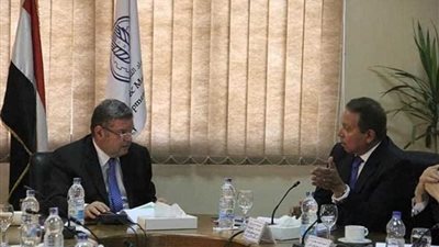 وزير قطاع الأعمال يوجه 