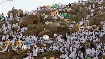 ملايين الحجاج على جبل عرفات لأداء الركن الأعظم