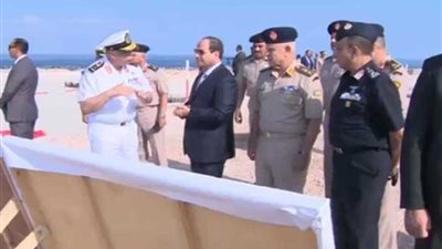 الرئيس السيسى يتفقد مشروع انشاء الميناء الغربى الجديد برأس التين ..(فيديو)