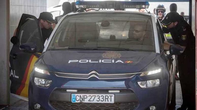 الشرطة تقتل مسلحا