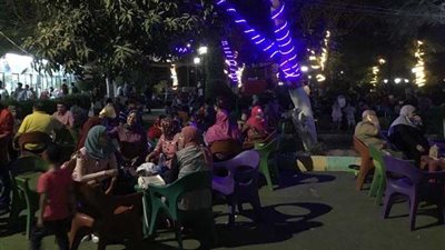 عروض فنية وهدايا للزور بـ