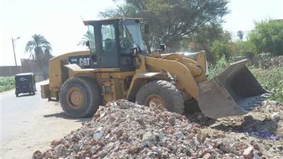 محافظ أسيوط: حملات مكثفة لتطهير الترع والمصارف بالتنسيق مع مديريات الري والزراعة..(صور)