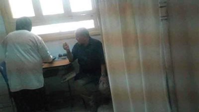 بالصور.. إحالة مديري وحدتين و5 أطباء في 