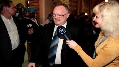 علاقة بين وزير نرويجي ولاجئة إيرانية تثير جدلاً في النرويج