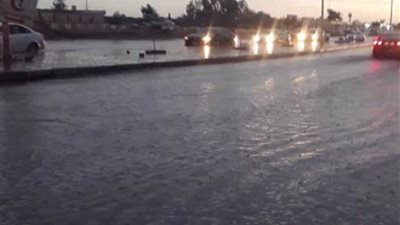 هطول سيول على مدينة بني وليد الليبية وسط فرحة الأهالى