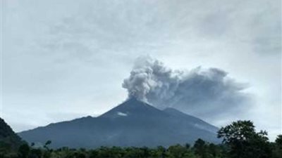 إجلاء 2000 شخص عقب ثوارن بركان في بابوا غينيا الجديدة